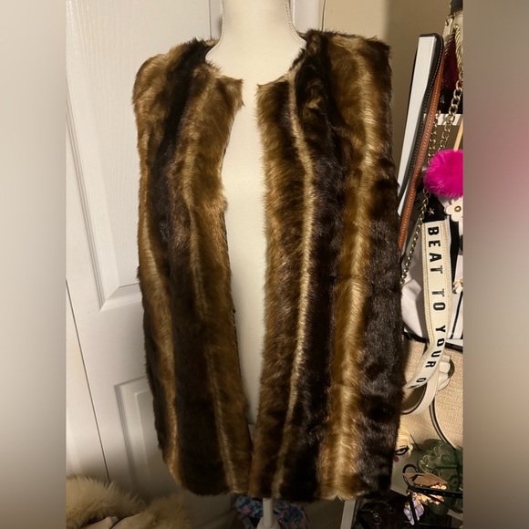 Betsey Johnson Fur Vest - Picture 2 of 7